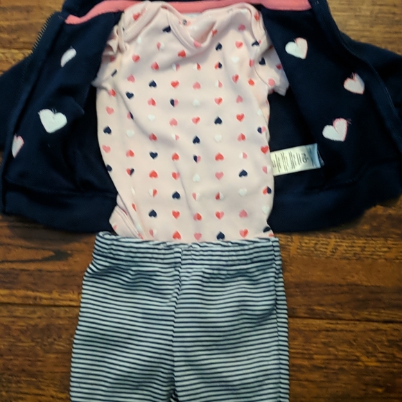 EUC Carter's Heart Outfit - Picture 3 of 4